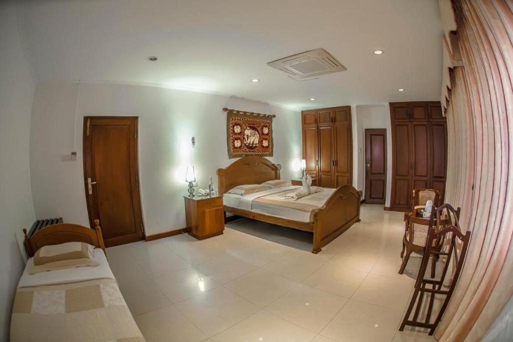 Hotel Villa Viana Marawila Extérieur photo