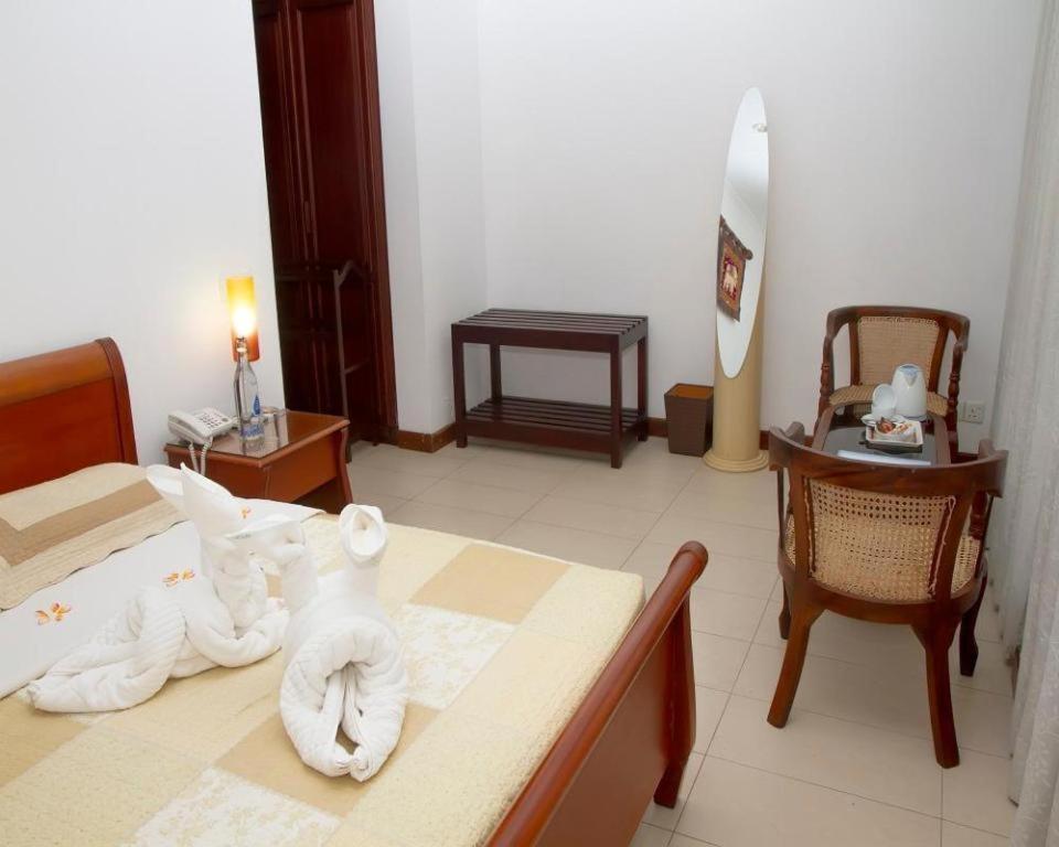 Hotel Villa Viana Marawila Extérieur photo